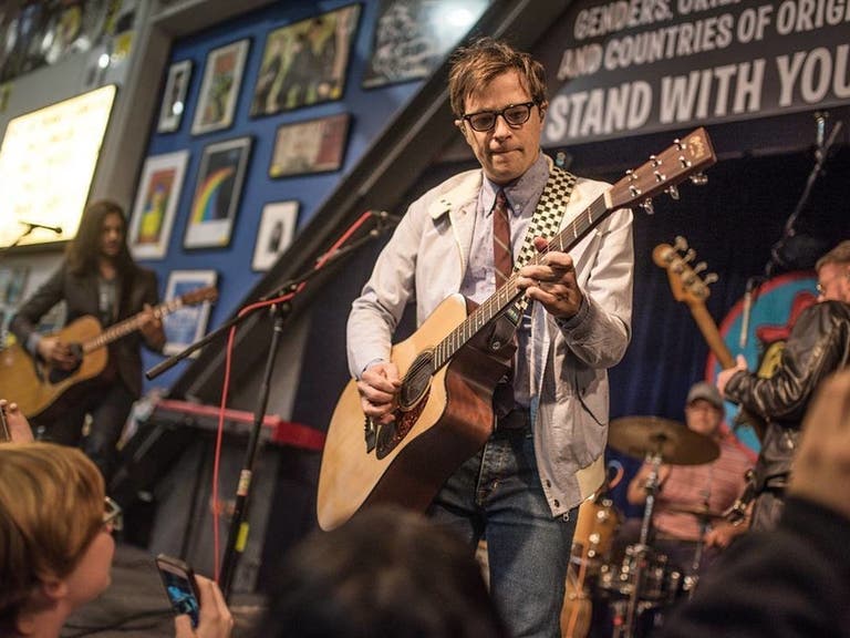 Weezer live at Amoeba Music | Instagram by @danny.e.h
